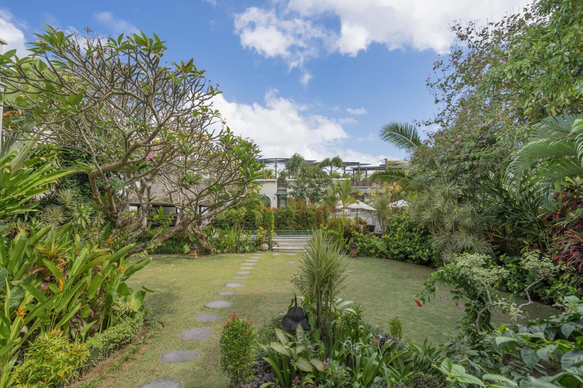 Villa Kaira Estate Canggu Екстериор снимка